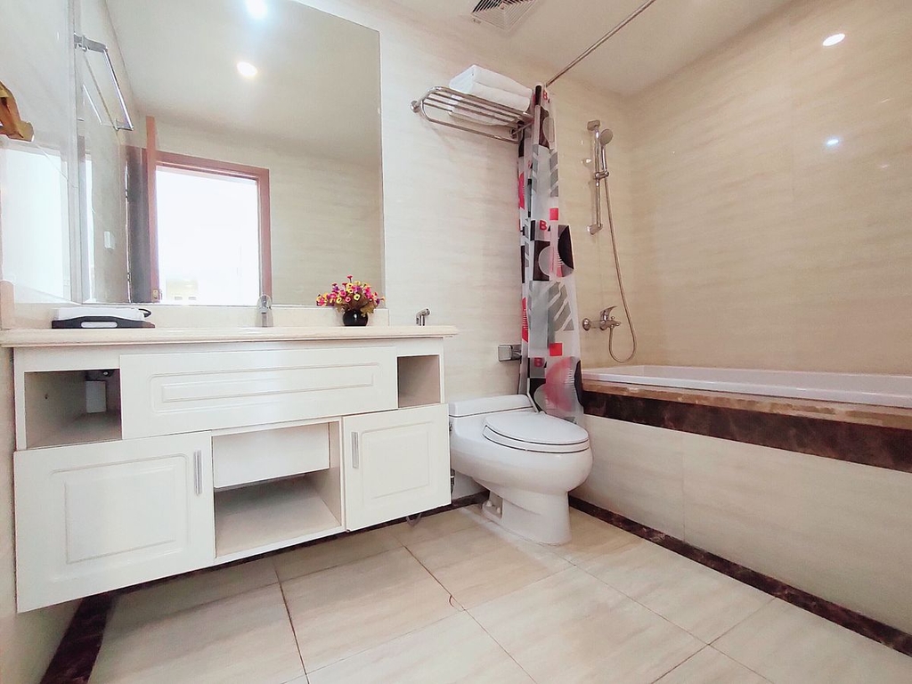 Grand Spring Suite • P303 (Lake Balcony) - 20 Phạm Huy Thông