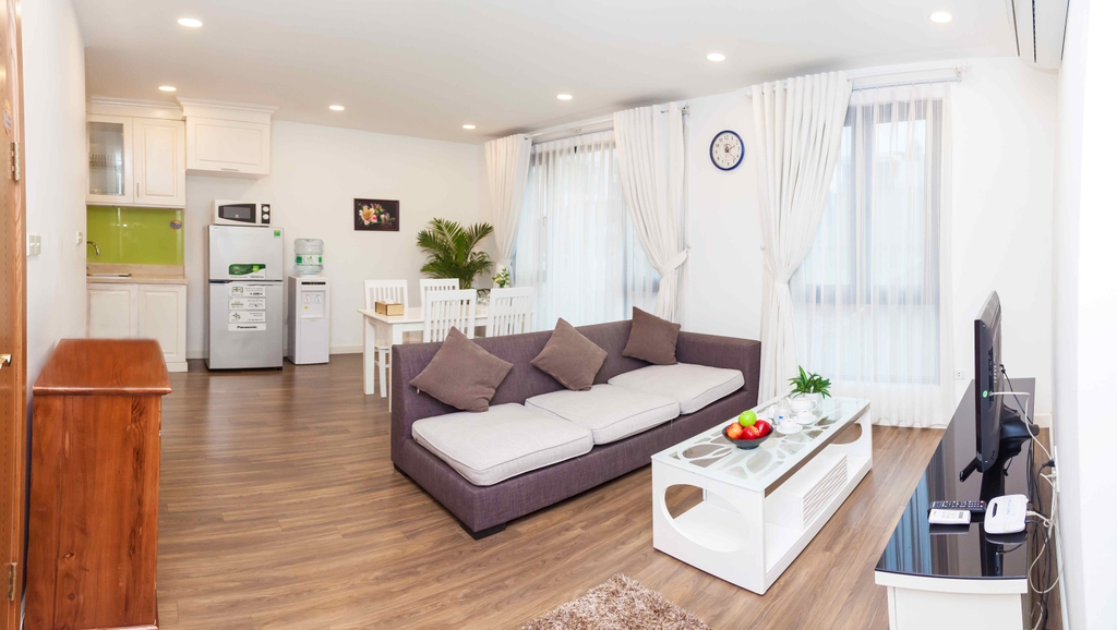 Grand Spring Suite • P402 (Lake Balcony) - 20 Phạm Huy Thông