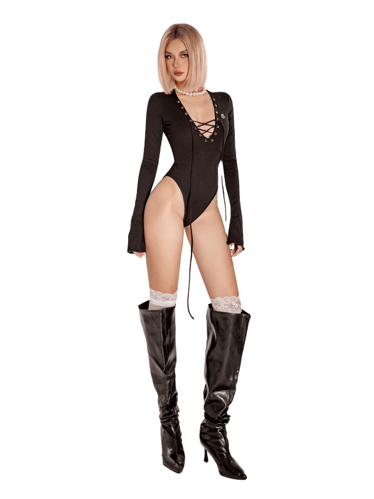 SISTERS Bodysuit xẻ cổ đan dây ngực Dionysus - Kem