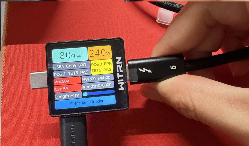 [ Order ] Cable thunderbolt 5 (Dự kiến giao 05/05/2026)