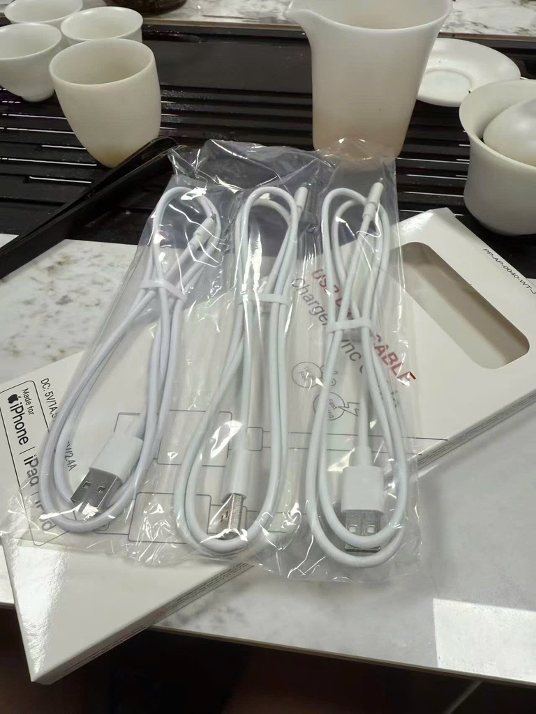 [Instock] BỘ 3 CÁP SẠC USB-A TO LIGHTING, NGUYÊN HỘP (Kho đối tác)