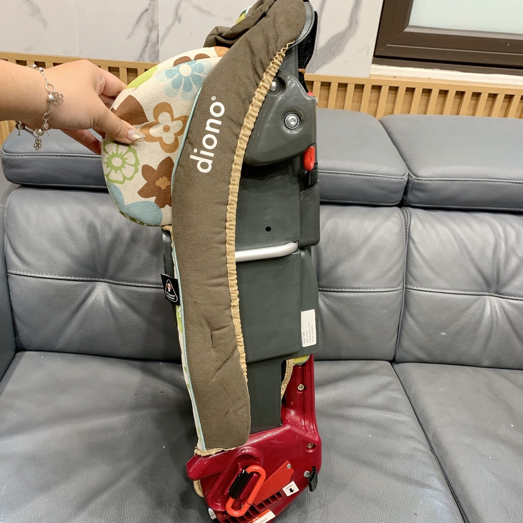 [Ghế trẻ em] Thương hiệu DIONO RADIAN RXT II (dành cho trẻ 0->22kg) hộp xấu