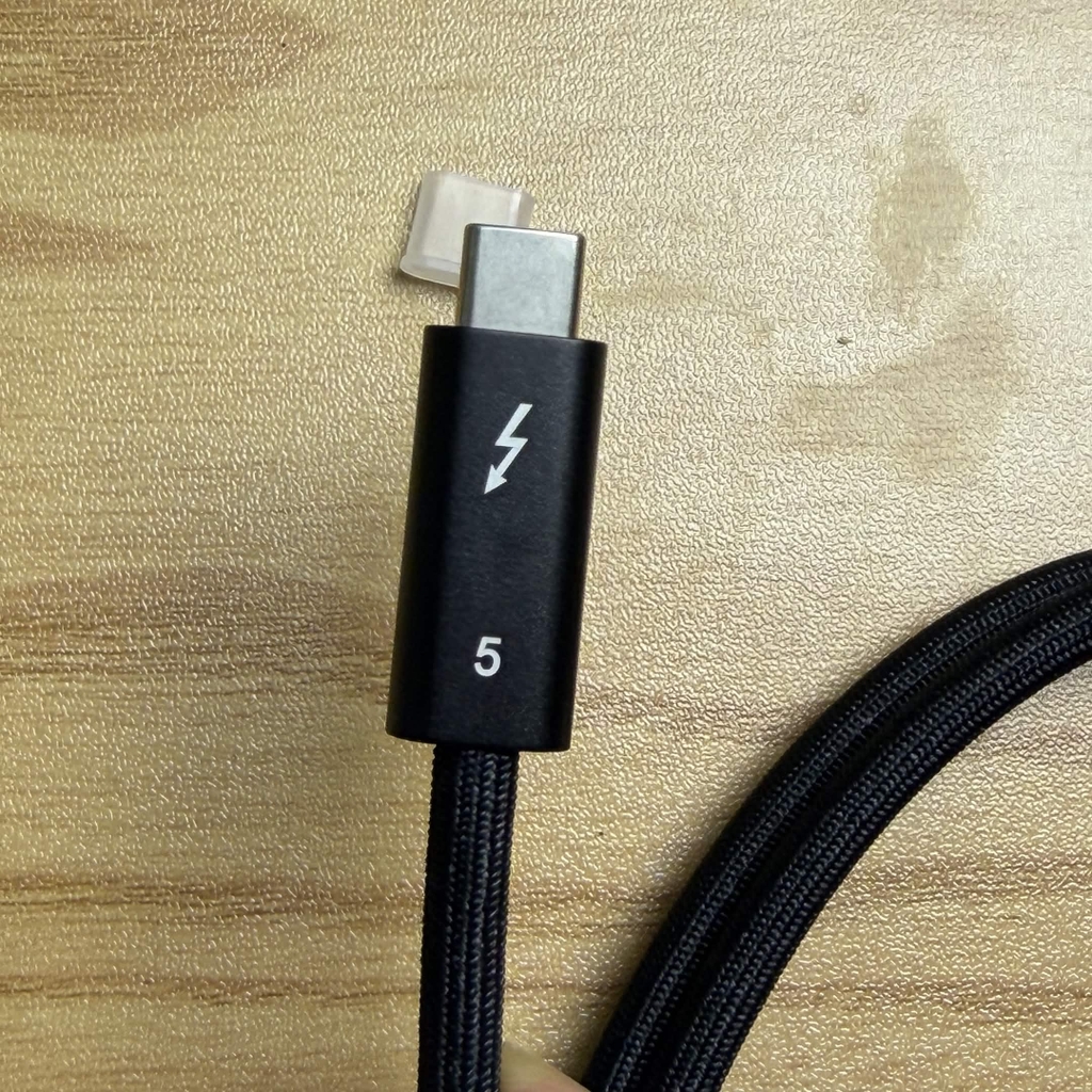 [ Instock ] Cable thunderbolt 5