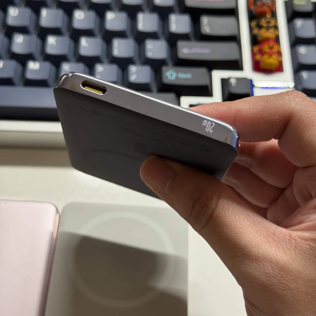 [instock] Sạc dự phòng Baseus magsafe 5000mah