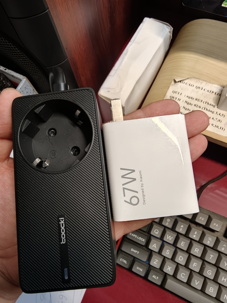 [Instock] Ổ CẮM ĐIỆN KIÊM CỦ SẠC MINI TOOCKI (Kho đối tác)