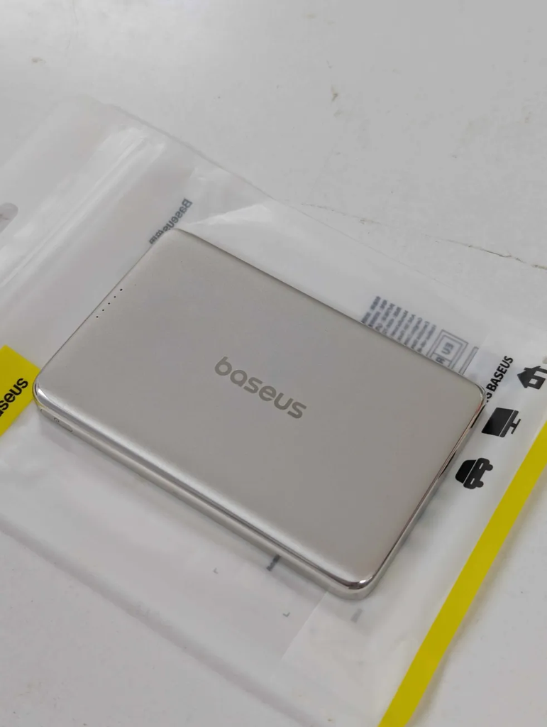 [instock] Sạc dự phòng Baseus magsafe 5000mah