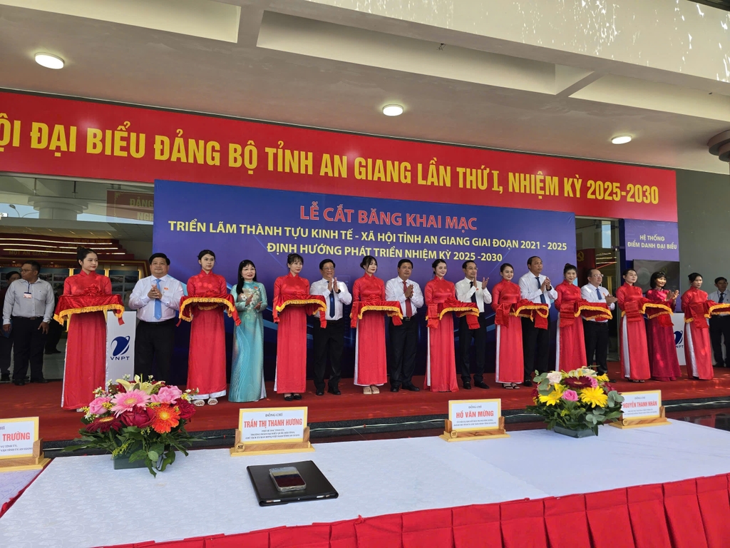 NHIỆT LIỆT CHÀO MỪNG TRIỄN LÃM THÀNH TỰU KINH TẾ