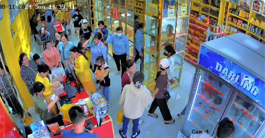 Siêu thị Đặc sản Kiên Giang - Hồng Châu Yến đón nhiều lượt khách ghé tham quan mua sắm
