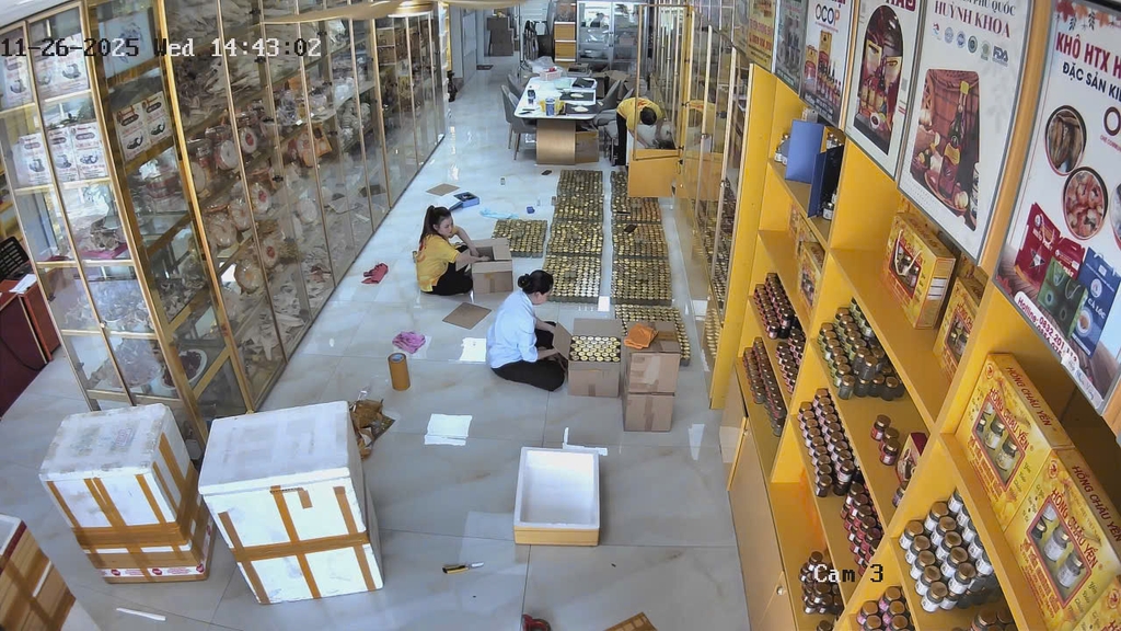 “Mỗi hũ một lần kiểm, mỗi đơn một lần soạn – chất lượng làm nên thương hiệu.”