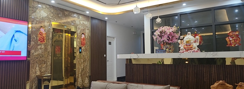 Khu vực lễ tân Khách sạn Hồng Ngọc Hotel
