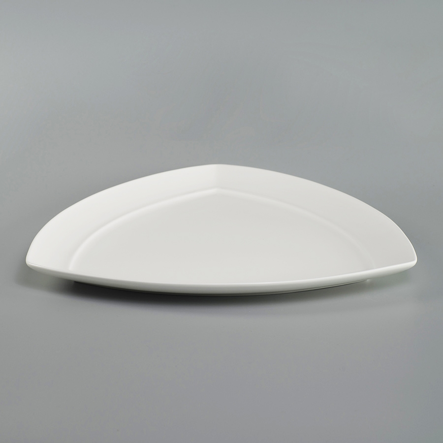 Bộ khay tam giác và 4 bát tròn có nắp đựng mứt, ô mai Tết trắng sứ tro xương Hàn Quốc