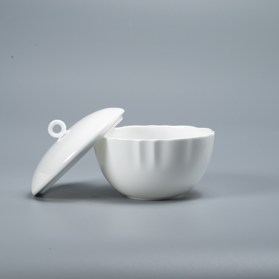 Bộ khay vuông và 4 bát tròn có nắp đựng mứt, ô mai Tết trắng sứ tro xương Hàn Quốc