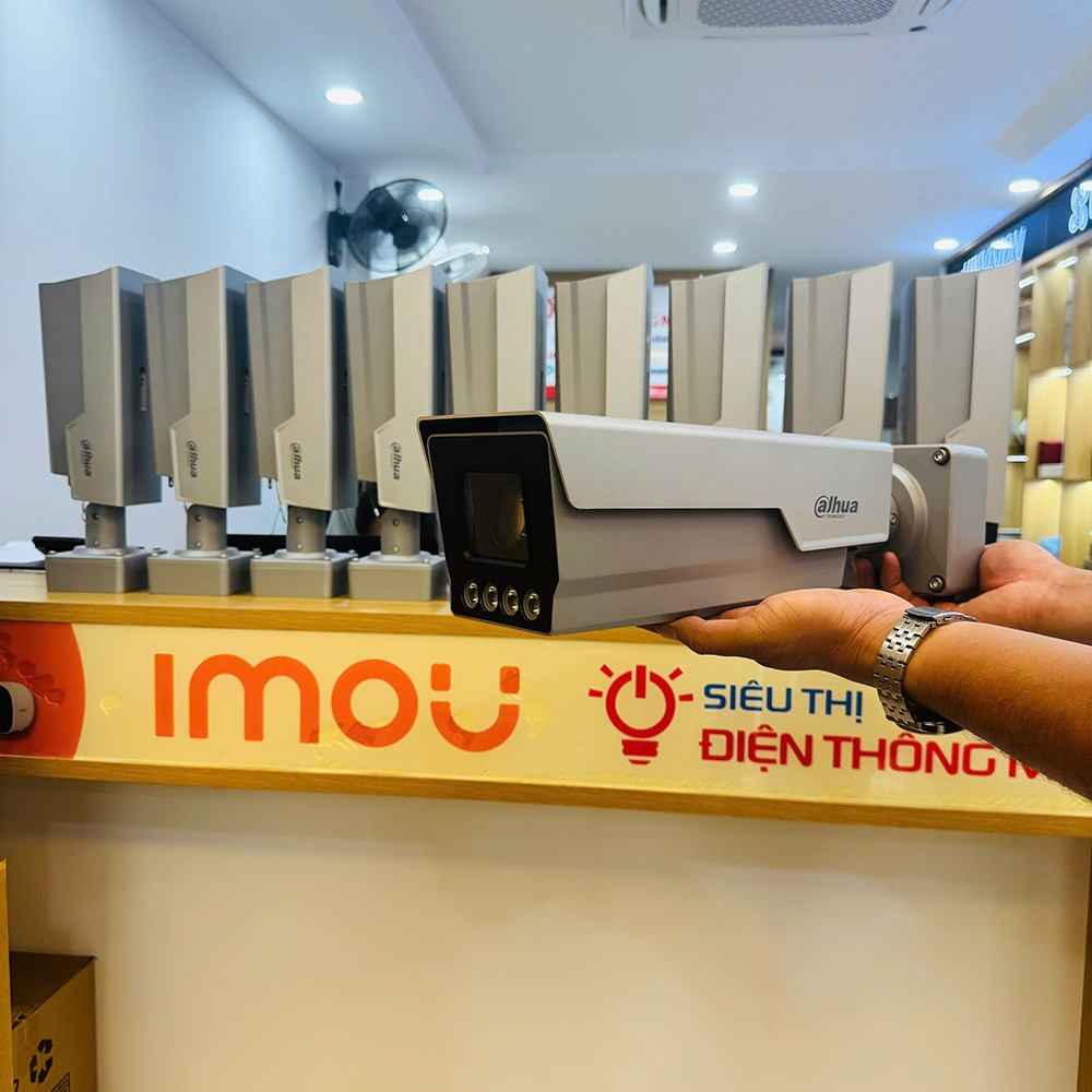 Camera DAHUA DHI-ITC431-RW1F-IRL8 chuyên dụng giám sát giao thông chụp biển số, tốc độ