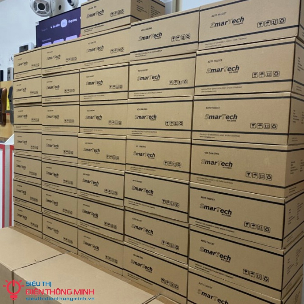 Vòi cảm ứng Smartech ST-106 (dùng Điện + Pin)