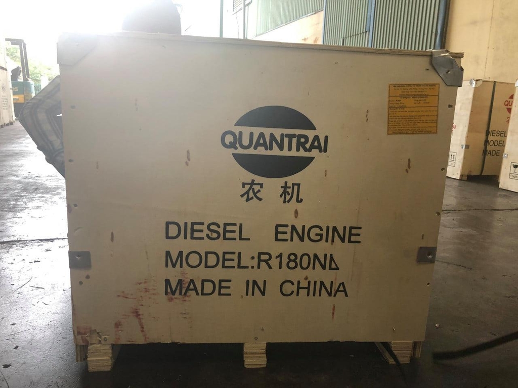 Máy Nổ Dầu Quantrai 8HP QT R180ND (D8 Gió Đèn Đề)