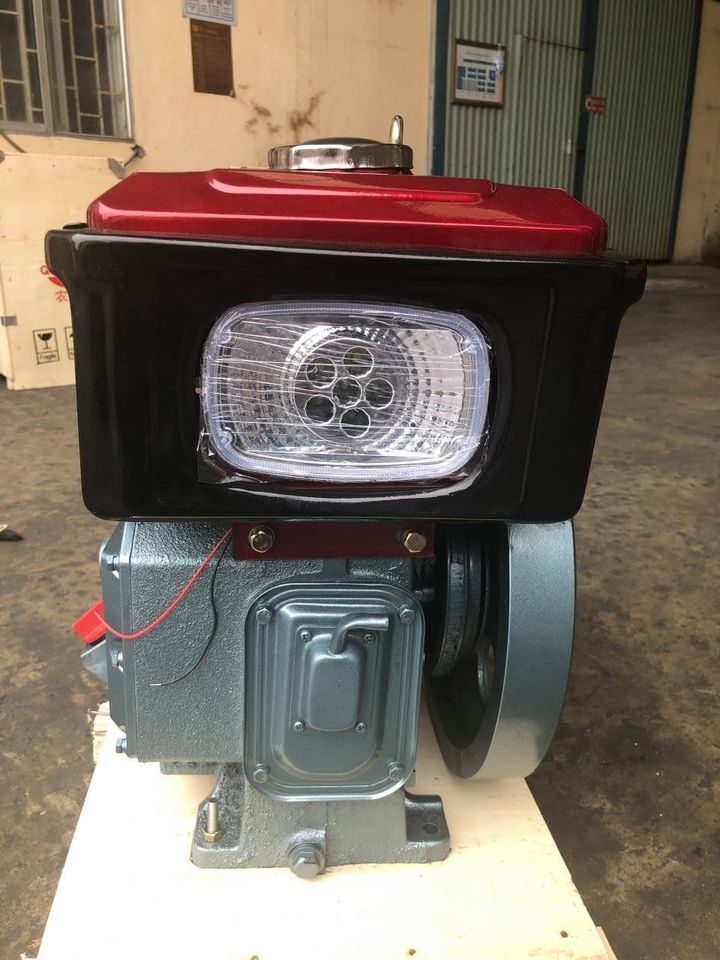 Máy Nổ Dầu Quantrai 8HP QT R180ND (D8 Gió Đèn Đề)