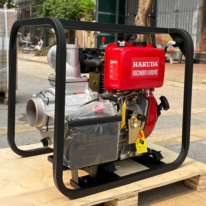 Máy Bơm Nước Chạy Dầu 6.6KW Hakuda HKDMBN100DNE Có Đề