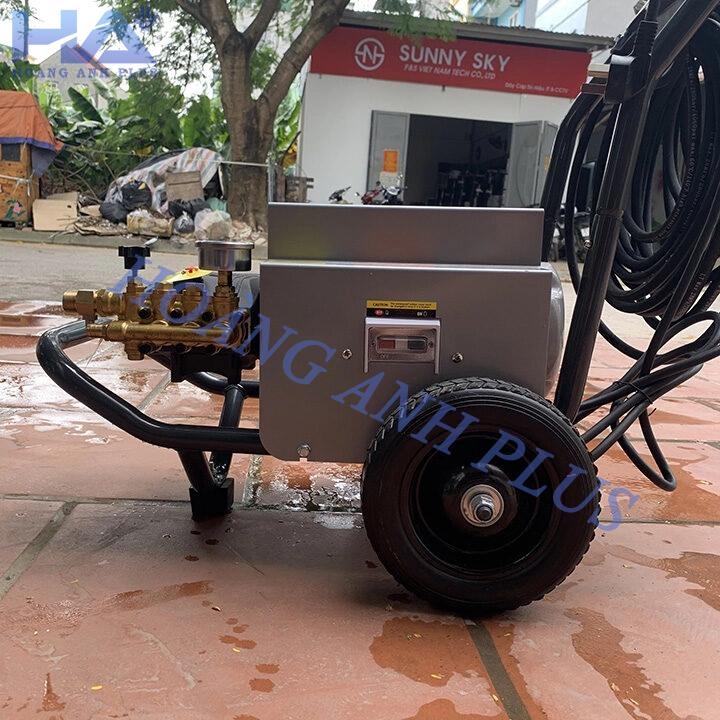 Máy Rửa Xe Cao Áp Luba 2.2Kw LT-17MB