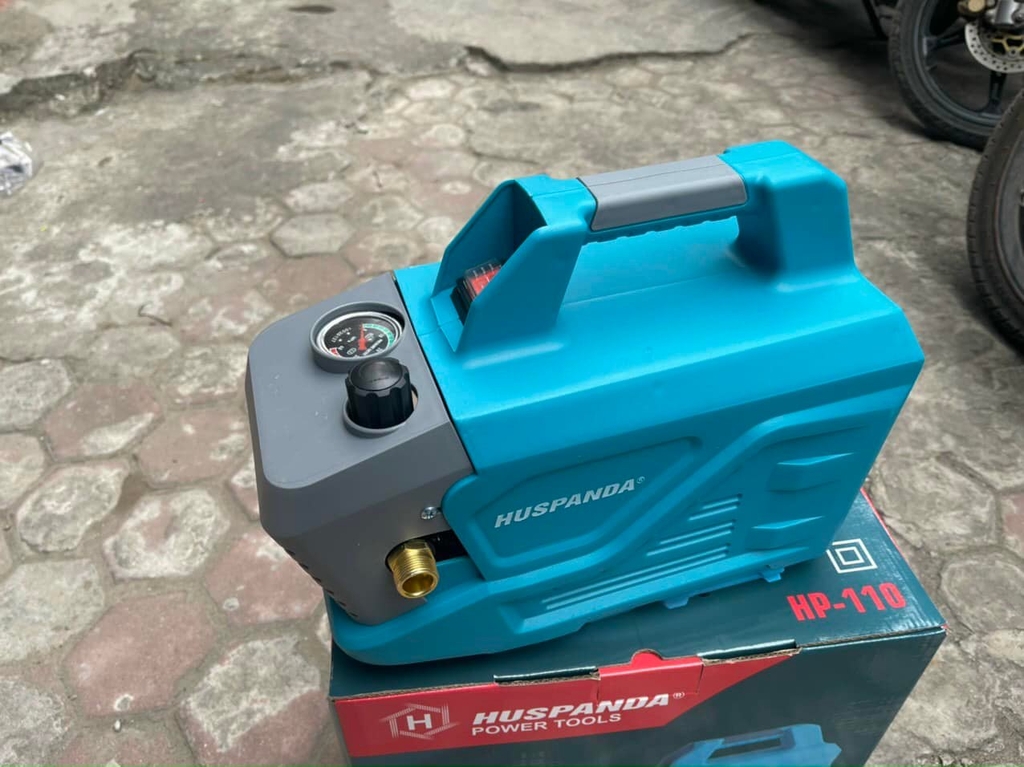 Máy Rửa Xe Huspanda 2600W HP 110