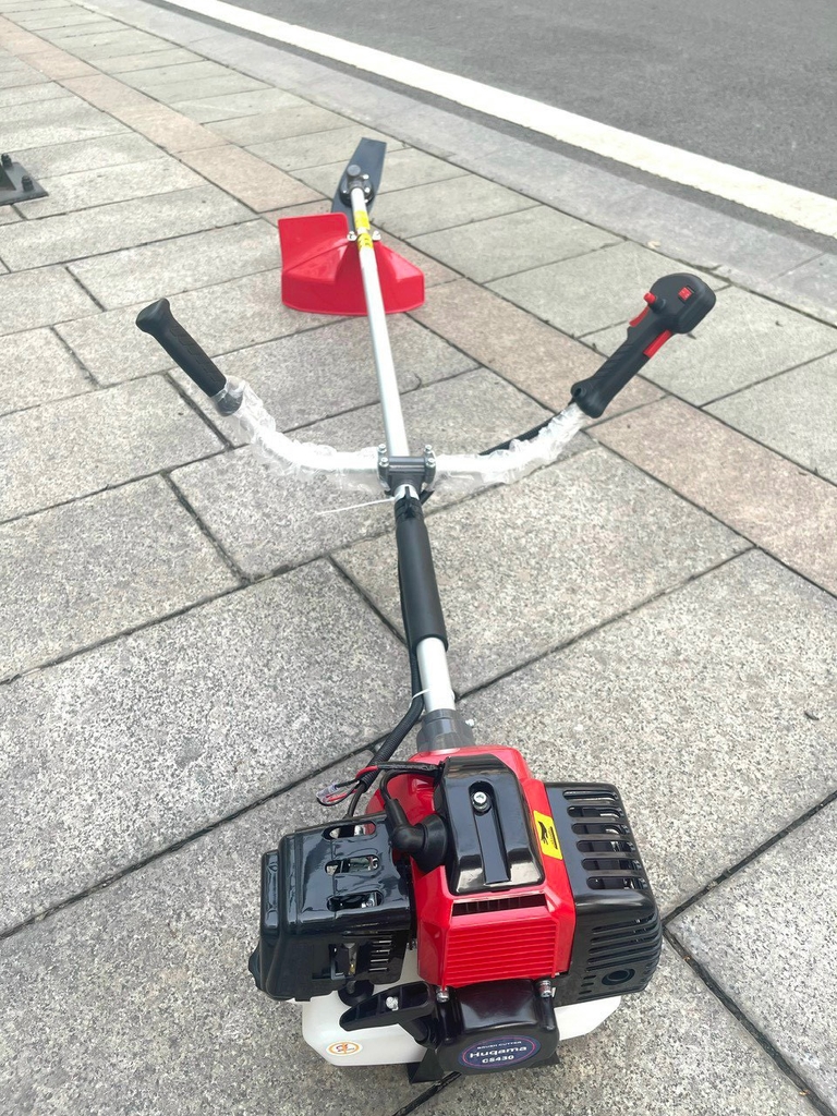 Máy Cắt Cỏ 2 Thì Huqama 1.25KW CS430