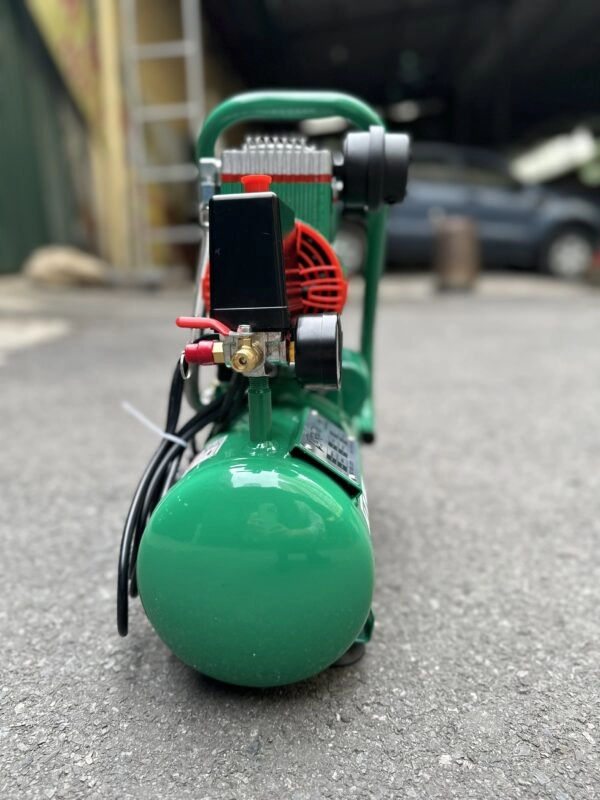 Máy Nén Khí Không Dầu Lên Hơi Nhanh Romano 1.5HP 12L RM16H14L