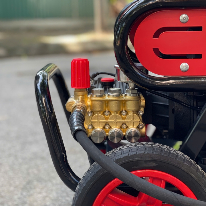 Máy Rửa Xe Công Nghiệp Hakuda 3KW MRXCAHKD3500