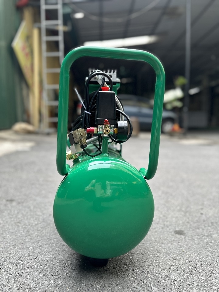 Máy Nén Khí Không Dầu Romano 840W 30L RM850/30