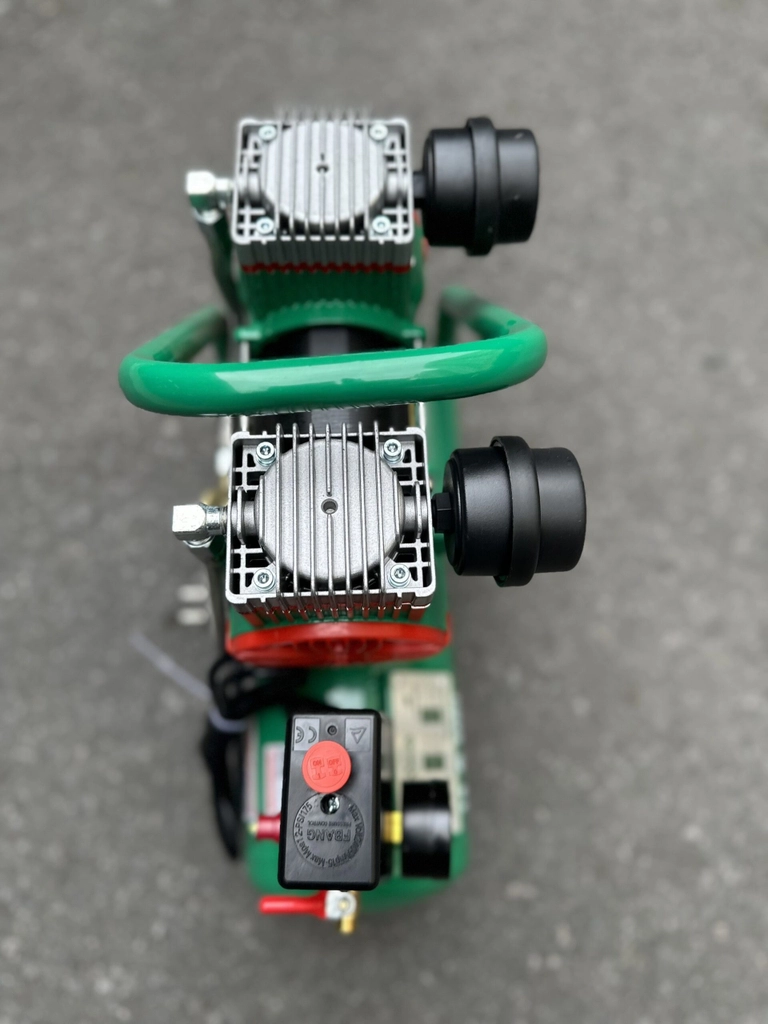 Máy Nén Khí Không Dầu Lên Hơi Nhanh Romano 1.5HP 12L ROMA15-12 12L