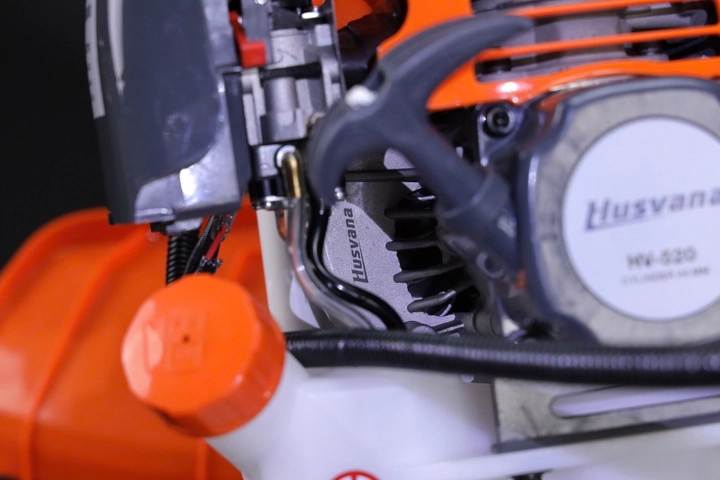Máy Cắt Cỏ Đẩy Tay 2 Thì Chạy Xăng Husvana 1450W HV-520