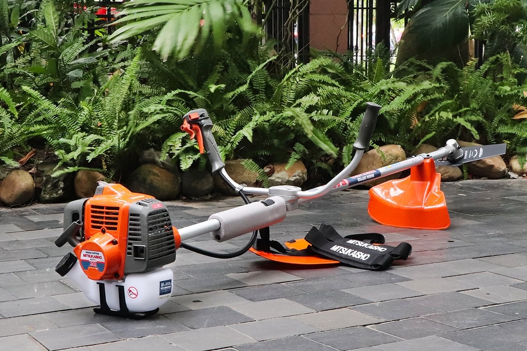 Máy Cắt Cỏ 2 Thì 1700W Mitsukaisho 543