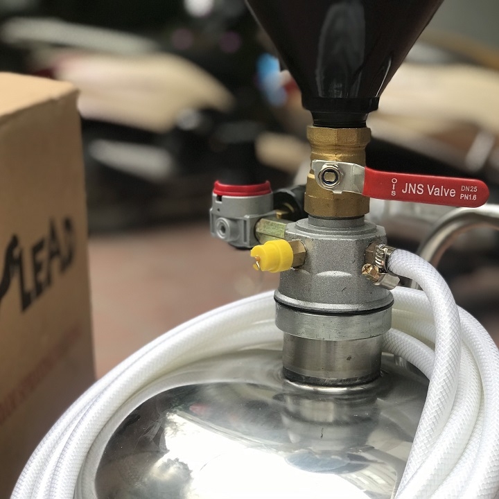 Bình Phun Bọt Tuyết Inox 201 Lead 40L LE-40I