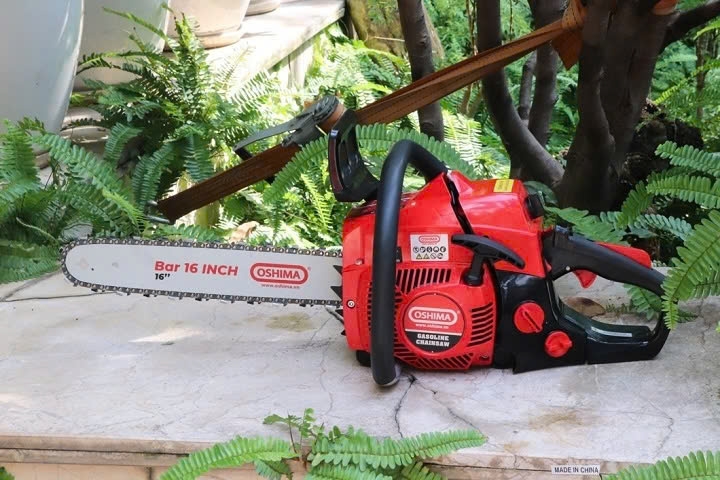 Máy Cưa Xích 2 Thì 1.8KW Oshima CX-4000