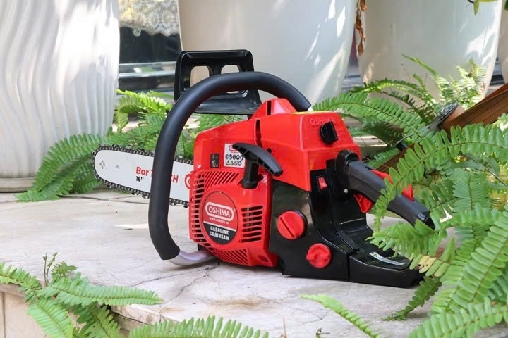 Máy Cưa Xích 2 Thì 1.8KW Oshima CX-4000