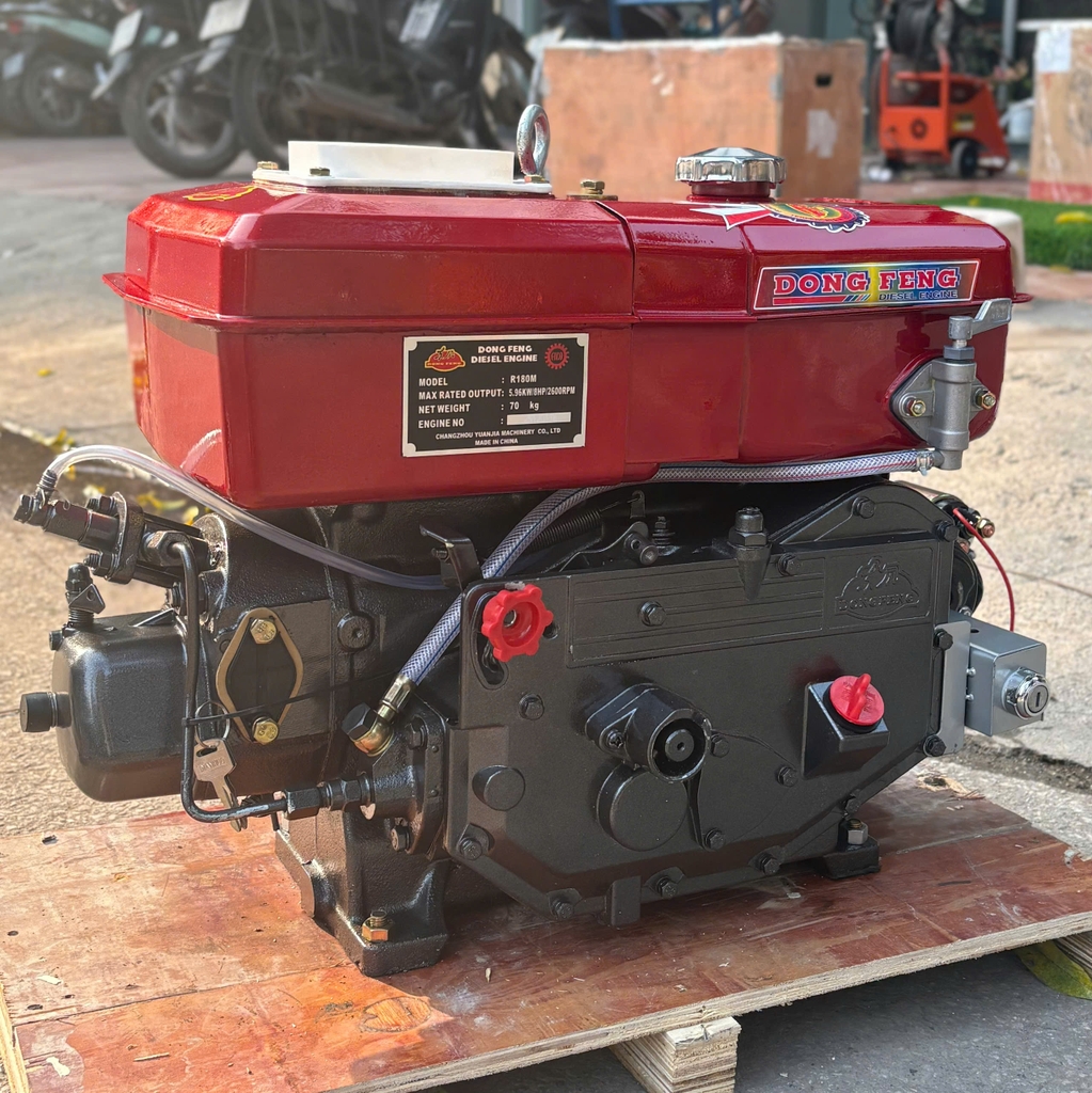 Đầu Nổ Chạy Dầu Dongfeng 8HP D8 R180M Đề