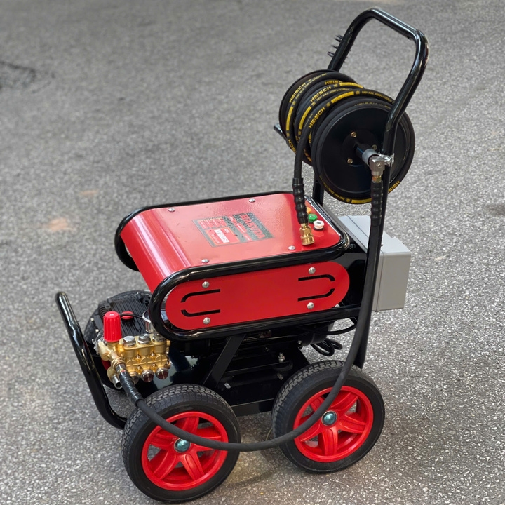 Máy Rửa Xe Công Nghiệp Hakuda 3KW MRXCAHKD3500