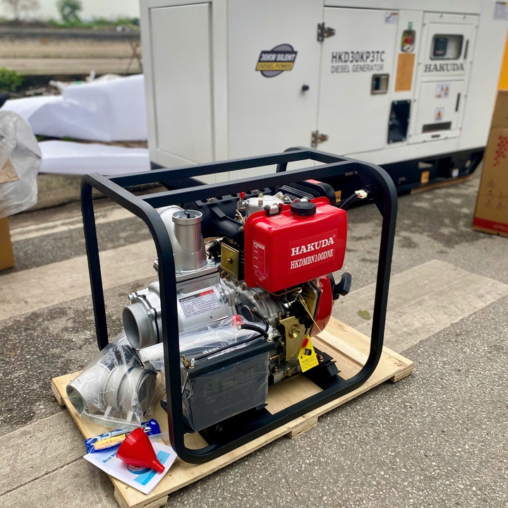 Máy Bơm Nước Chạy Dầu 6.6KW Có Đề Hakuda HKDMBN100DGE