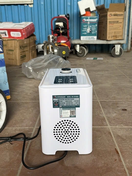 Máy Bơm Nước Tăng Áp Biến Tần Nakawa 400W BT400A