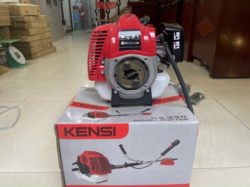 Máy Cắt Cỏ 2 Thì Kensi 900W KS 330