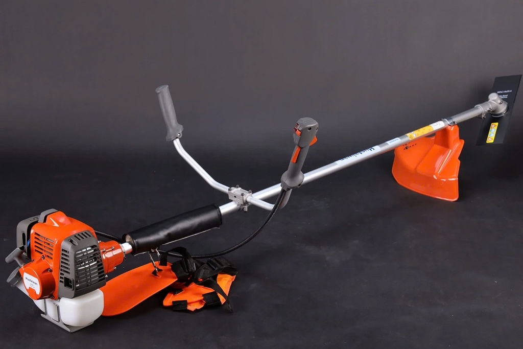 Máy Cắt Cỏ 2 Thì Hustaiwan 1.75KW H-541