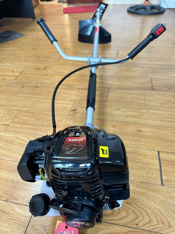 Máy Cắt Cỏ 1KW 4 Thì Cali CL35-D Đen