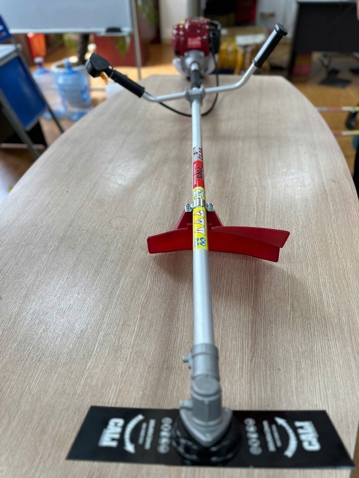 Máy Cắt Cỏ 4 Thì 1KW Cali CL35 Đỏ