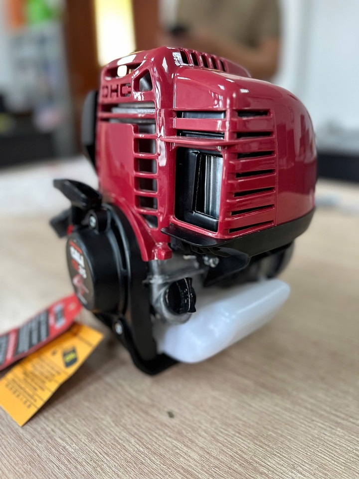 Máy Cắt Cỏ 4 Thì Cali 1KW CL35 Đỏ
