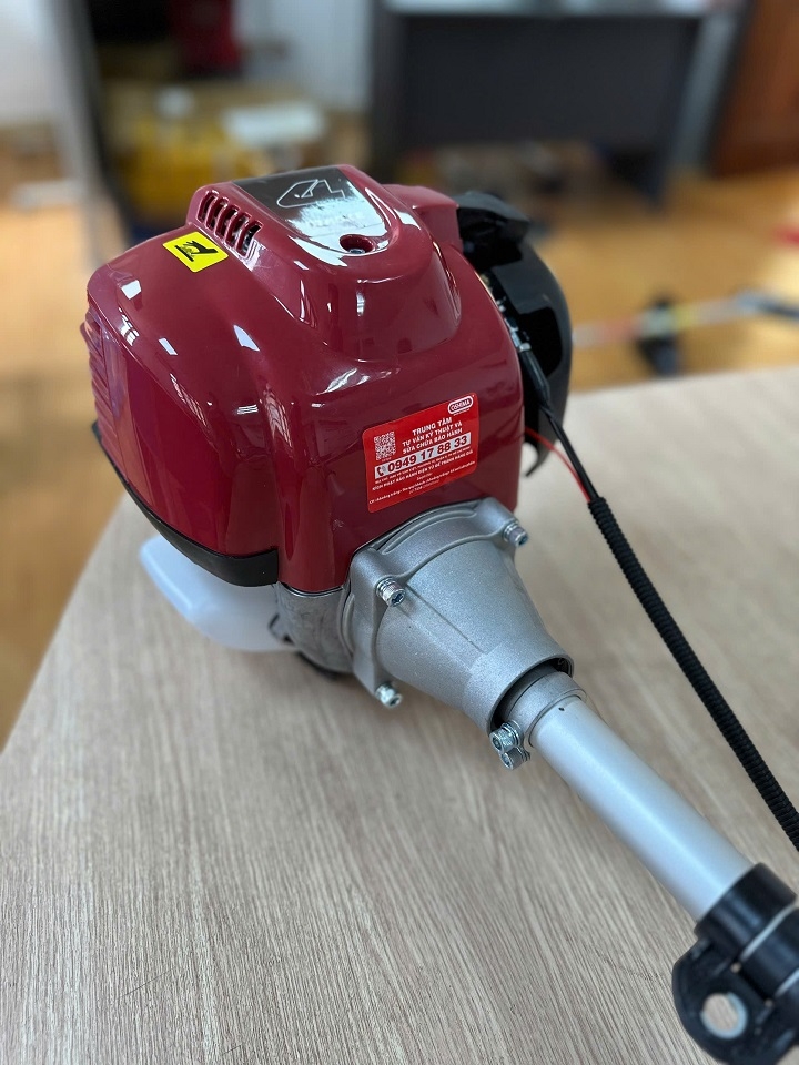 Máy Cắt Cỏ 4 Thì Cali 1KW CL35 Đỏ