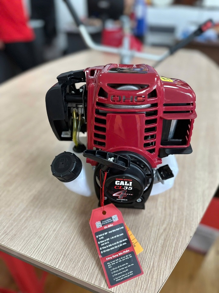 Máy Cắt Cỏ 4 Thì Cali 1KW CL35 Đỏ