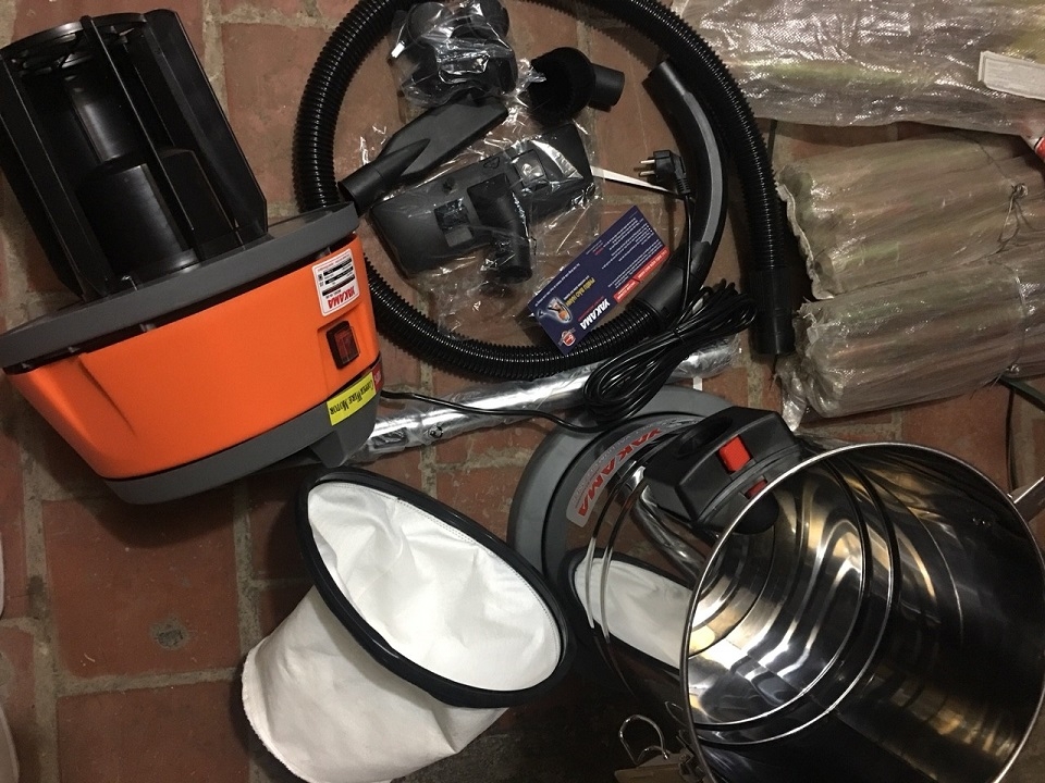 Máy Hút Bụi Yakama 1650W YA30L 30 Lít
