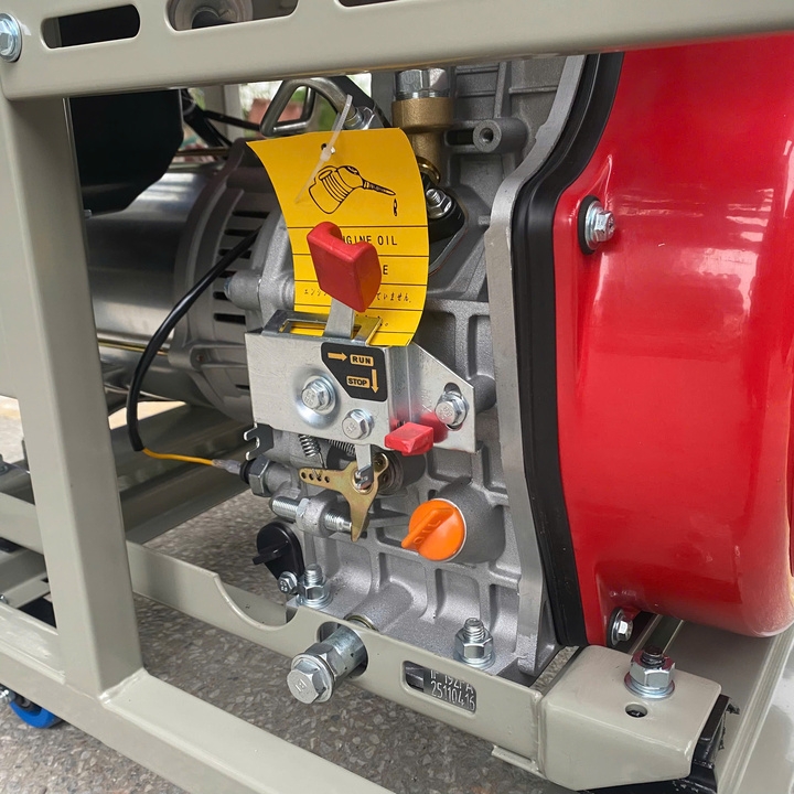 Máy Phát Điện 7KW Chạy Dầu Hakuda HKD7000P1T