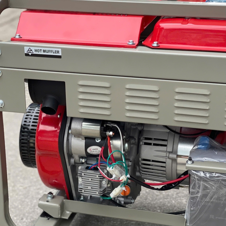 Máy Phát Điện 7KW Chạy Dầu Hakuda HKD7000P1T