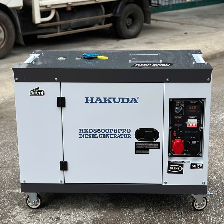 Máy Phát Điện 8KW Chạy Dầu Hakuda HKD8500P3PRO 3 Pha Siêu Cách Âm