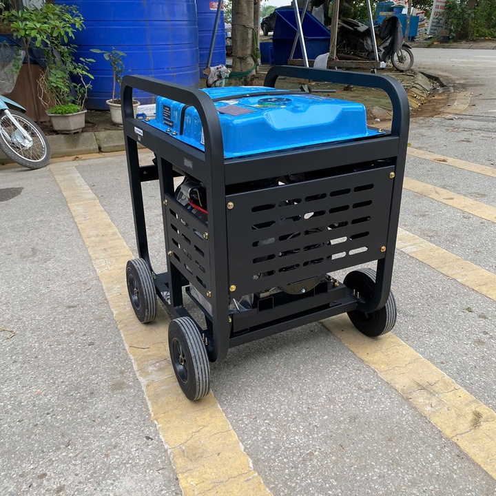 Máy Phát Điện Chạy Dầu Hakuda 8KW HKD8500P3T 3 Pha