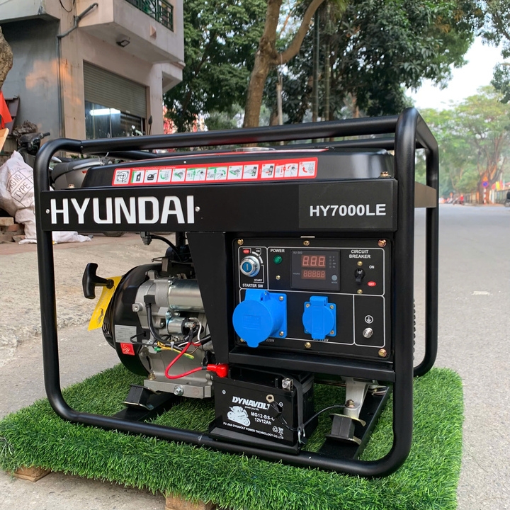 Máy Phát Điện Chạy Xăng Hyundai 5.0Kw-5.5Kw HY7000LE